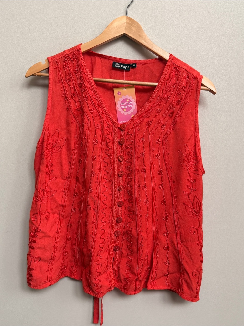 Red Embroidered Sleeveless V-Neck Top button down shirt size medium